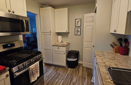 Durham House | Cozy 2bd house in Durham with fully fenced backyard and office, pet friendly!