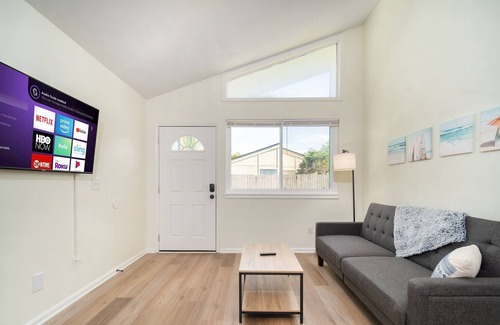 Southpoint House | Cozy 2BR/1BA apartment in Southside Jax - perfect for couples, families, or business travelers
