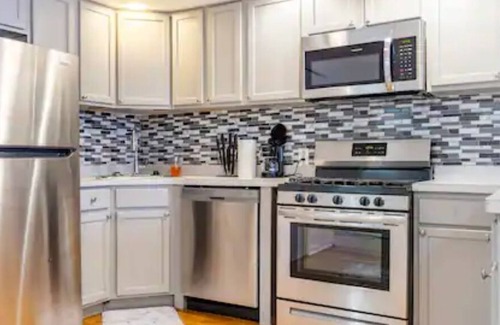Bronzeville Apartment | Cozy 2BR/2BA Near Downtown-Chi