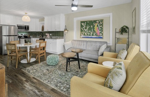 Safety Harbor Apartment | Cozy 2BR Bungalow Near Pier & Downtown