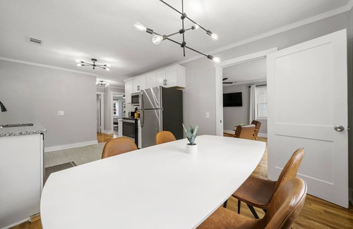 Warm Springs Cottage | Cozy 2BR Cottage in Downtown Warm Springs (A)