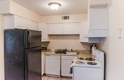 Gulfport Apartment | Cozy 2Br Lake Front Apartment