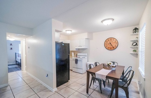 Gulfport Apartment | Cozy 2Br Lake Front Apartment