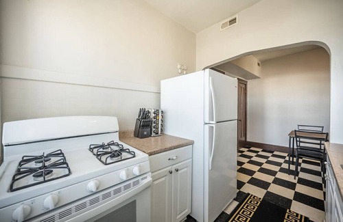 The Southampton Apartment | Cozy 2BR | Near Downtown | St. Louis