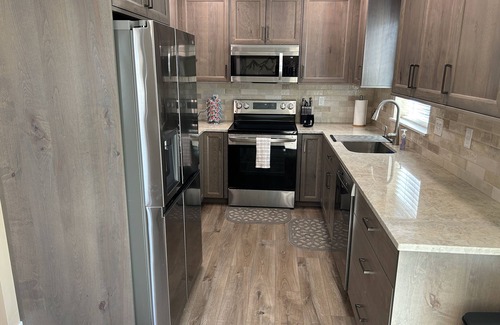 Boise House | Cozy 3 bed, 1 bath retreat with all the extras! Fully fenced, pet friendly!
