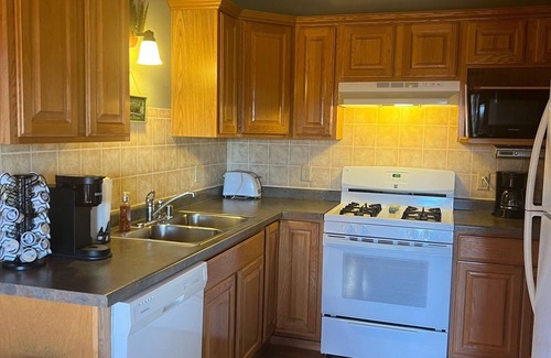 Warrens Cabin | Cozy 3 Bed 2 Bath Cabin located next to Three Bears Resort in Warrens Wisconsin