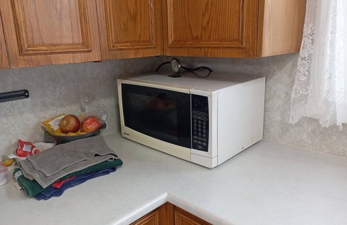 East Kildonan House | Cozy 3-Bed Home in Winnipeg