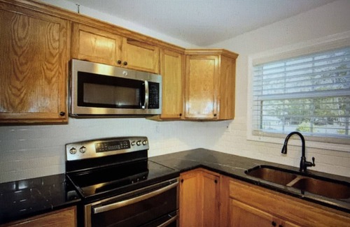 Jacksons' Gap House | Cozy 3 Bedroom, 2 Bathroom Cottage, right on the water!