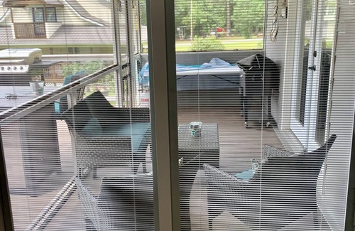 Jacksons' Gap House | Cozy 3 Bedroom, 2 Bathroom Cottage, right on the water!