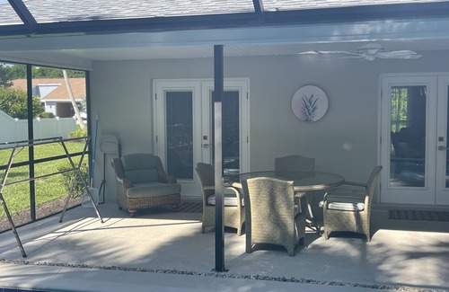 Palm River Estates House | Cozy 3 bedroom bungalow! Fully renovated!