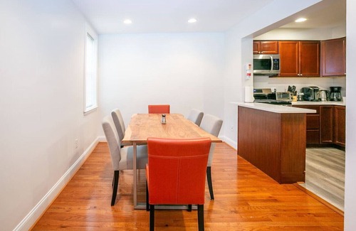 Nauck Apartment | Cozy 3 Bedroom/Great Location! Parking incl.