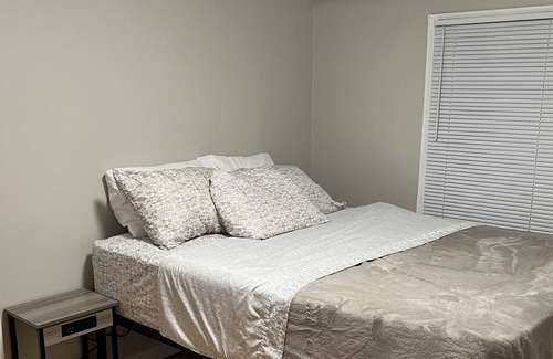 Munhall House | Cozy 3 bedroom home in a family friendly neighborhood