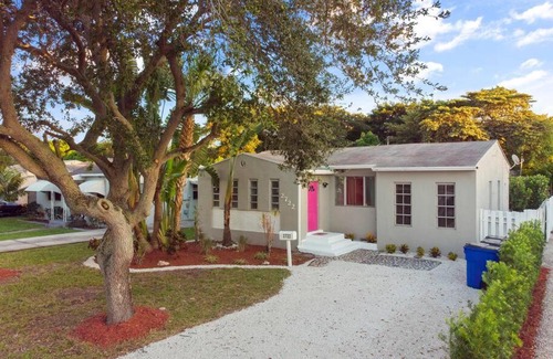 North Central Hollywood House | Cozy 3 bedroom home with pool and huge backyard
