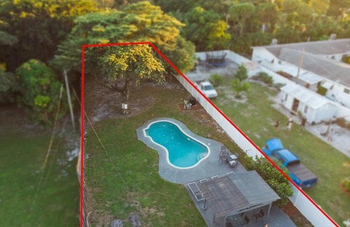 North Central Hollywood House | Cozy 3 bedroom home with pool and huge backyard