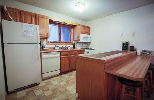 Timberline House | Cozy 3-bedroom house in peaceful Davis with EV charger minutes from adventure