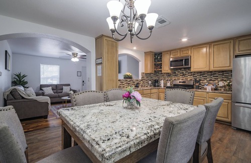 Franklin Park House | Cozy 3-bedroom house in Central Austin