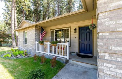Coeur d'Alene House | Cozy 3-Bedroom Retreat with Fenced Yard, Games & BBQ- Pet Friendly