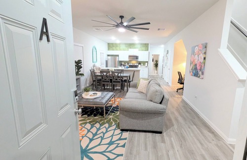 Kendleton House | Cozy 3 Bedroom Sleeps 8 Great Location Near Rosenberg, Wharton & Needville