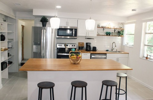 Spring Hill House | Cozy 3 BR Home near Weeki Wachee-Pet-Friendly with RV Parking