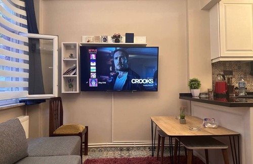 Sultanahmet Apartment | Cozy 3 Room Flat w/2 AC, WiFi, Walk to Blue Mosque