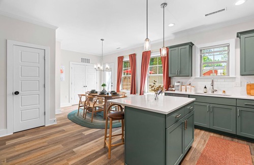 Durham House | Cozy 3BD Stay, BBQ & Yard, Mins to Duke & Downtown