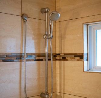 Coquitlam House | Cozy 3BR Family Home near City Centre & SkyTrain