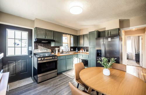 Rochester House | Cozy 3BR near Mayo and downtown. Charming, spotless, and designed for comfort with restful bedrooms, a stocked kitchen, and two welcoming living spaces. Perfect for Mayo visits, business trips, or family stays. Dogs allowed, too.