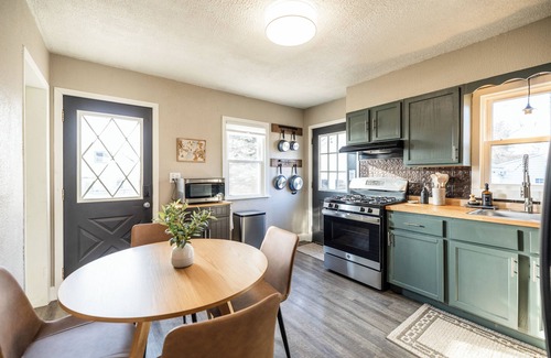 Rochester House | Cozy 3BR near Mayo and downtown. Charming, spotless, and designed for comfort with restful bedrooms, a stocked kitchen, and two welcoming living spaces. Perfect for Mayo visits, business trips, or family stays. Dogs allowed, too.