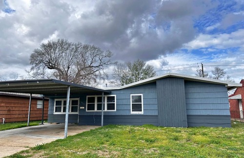 North Shore House | Cozy 3BR Retreat w Office