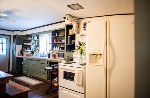 Peru Cottage | COZY 4 BEDROOM COTTAGE near Peru-NEXT TO Cafe & Vintage Market Place
