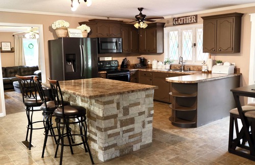 Robbinsville House | Cozy 4-bedroom house in Robbinsville with AC, WiFi, private pool, and hot tub.