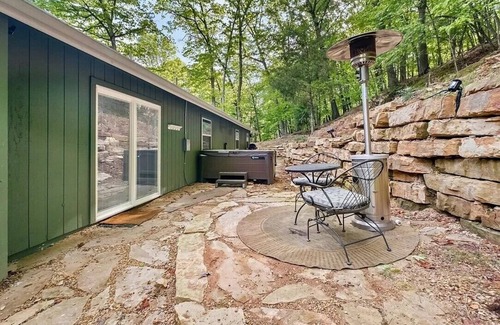 Lost Bridge Village House | Cozy 4-bedroom house at beautiful Beaver Lake with fire pit and nice patio!