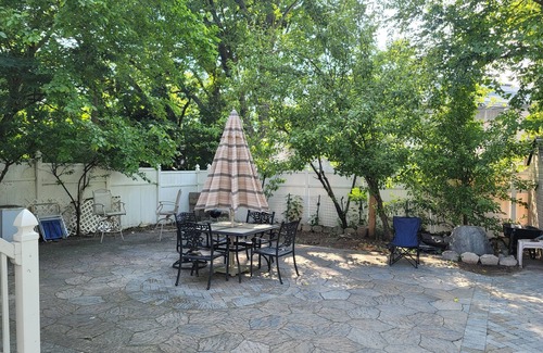 Teaneck House | Cozy 4-bedroom house in welcoming Teaneck with WiFi, AC