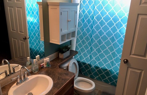 Red Deer House | Cozy 4 Bedroom w/outdoor fire pit sanctuary