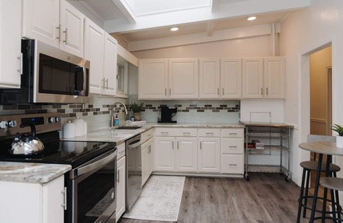 Wayne House | Cozy 4Bedroom/2Bath House - 5 Minutes from King Of Prussia