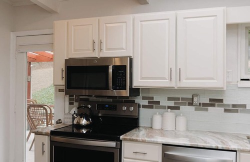 Wayne House | Cozy 4Bedroom/2Bath House - 5 Minutes from King Of Prussia