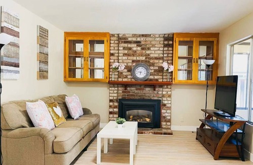 Union City House | COZY 4BR/2BA house Silicon W/D AC parking