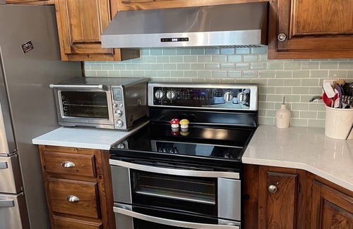 Gainesville House | Cozy 4br Lake Lanier GA Waterfront - Great Location