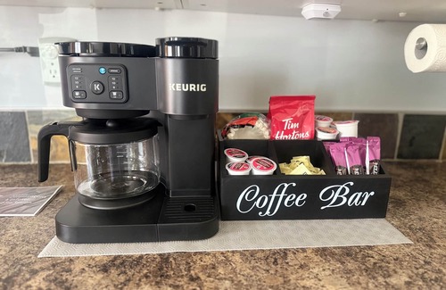 Lethbridge House | Cozy 4BR | Near Park & Downtown