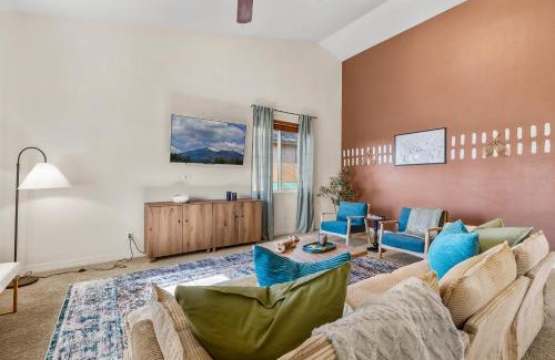 Ponderosa Trails House | Cozy 4BR Near Ski Resort - Firepit & Pool Table