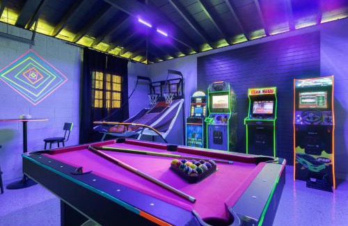Harbor Beach Villa | Cozy 4BR Pool Villa Near The Beach with Arcades