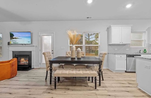 Grayson House | Cozy 5B3B Getaway｜Flexible Lease｜Dedicated Office｜Pet-Friendly｜Backyard #41952