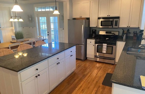 Olivia Beach House | Cozy 5BR Lincoln City Escape | Storm Watching, Fireplace & Porch