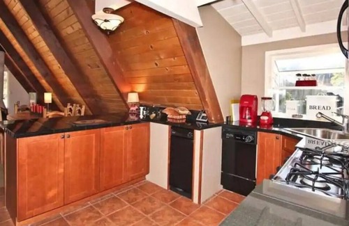 Big Bear Lake Ski Chalet | Cozy A-frame Cabin getaway.December weekends available!nn