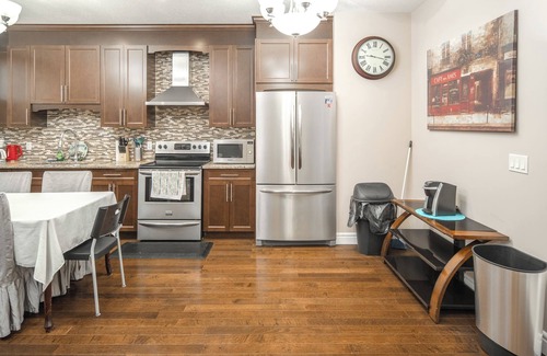 Symons Valley House | cozy a little space for visiting family and Banffnaddress:1248B Sherwood BV NW