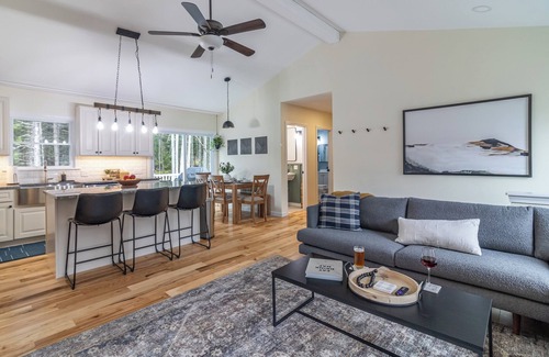 West Tremont House | Cozy Acadia Hideaway with Hot Tub
