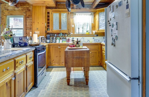 Town of Beekmantown Cabin | Cozy Adirondack Cabin Retreat in West Chazy!