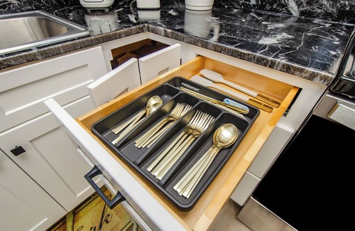 Buford House | Cozy Adventure Basement Getaway for Groups Sleeps 5