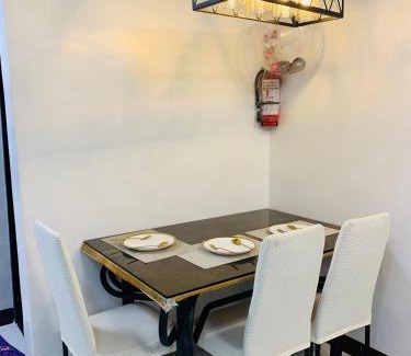 San Mateo House | Cozy Aesthetic 2BR 3 storey Home with Rooftop