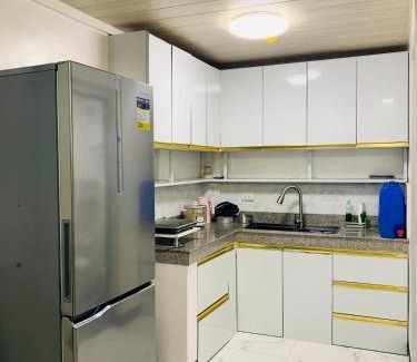 San Mateo House | Cozy Aesthetic 2BR 3 storey Home with Rooftop